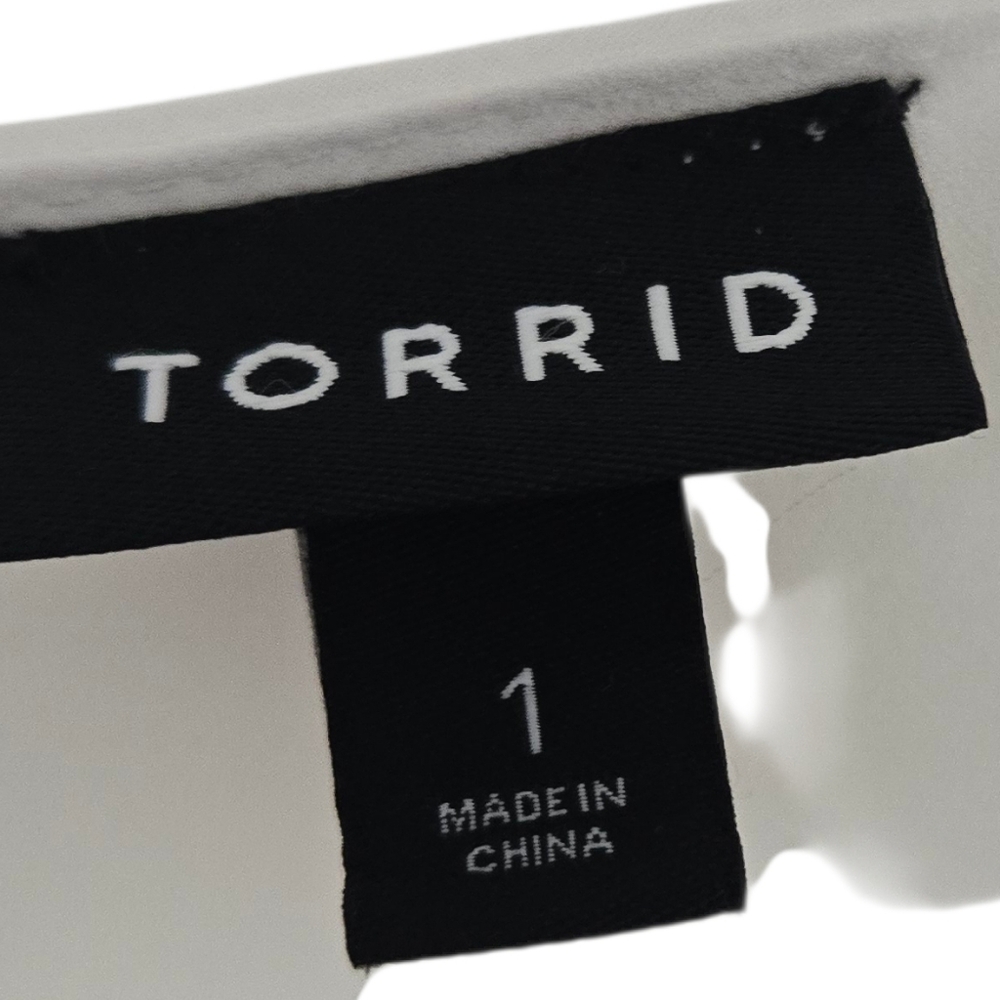 Torrid Elegant White Camisole Size 1 - Picture 2 of 3